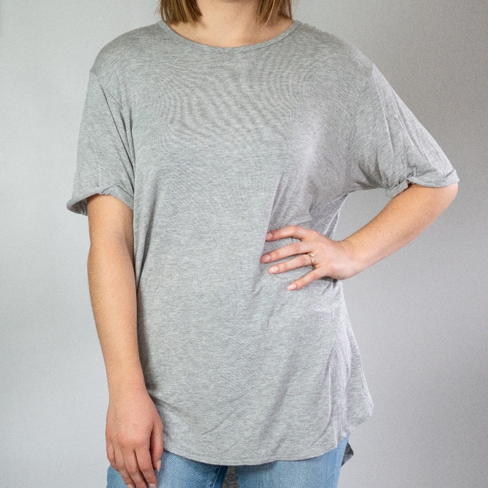 ✨ 3 for $15 Sale ✨ Oversized T-Shirt - Picture 2 of 4